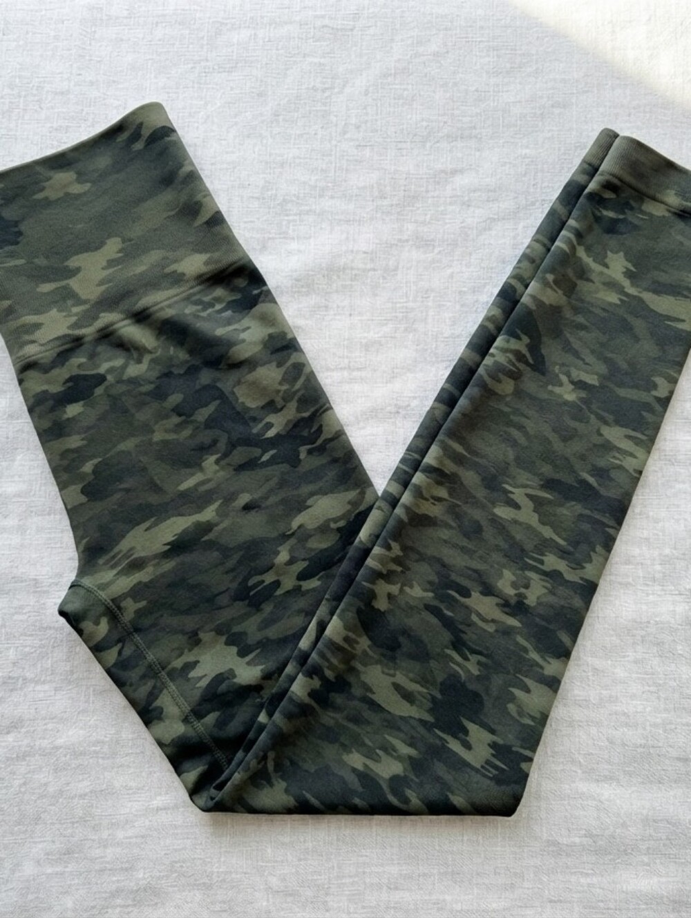 ​✨ Spanx Camo Print High-Waist Seamless Leggings - Green/Black - Size XL ✨